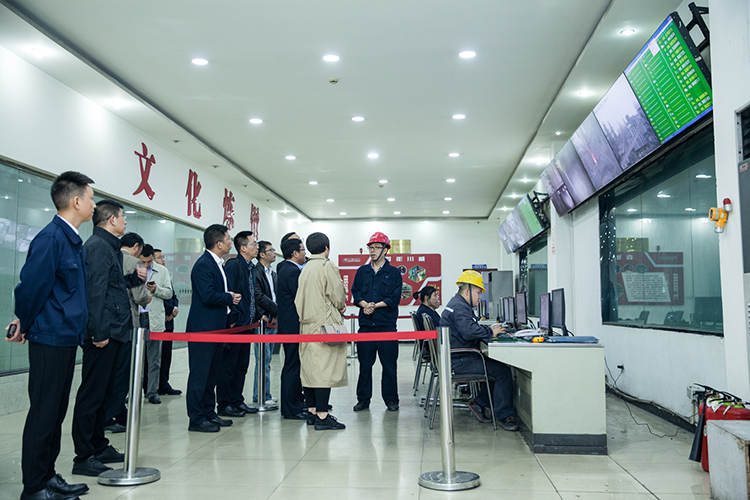 河鋼集團(tuán)承鋼公司赴川威集團(tuán)連界釩鈦基地交流訪(fǎng)問(wèn)(圖3)