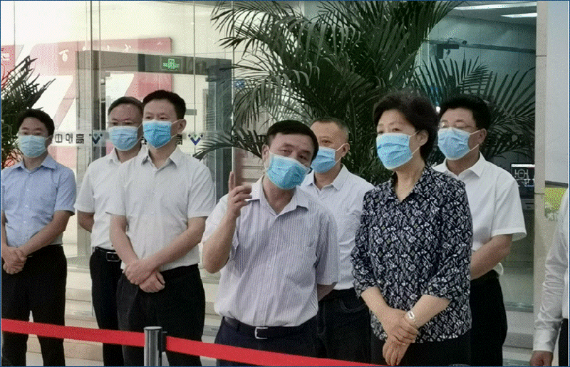 省委常委、統(tǒng)戰(zhàn)部長、省總工會主席田向利調(diào)研川威連界基地并慰問一線員工(圖1)