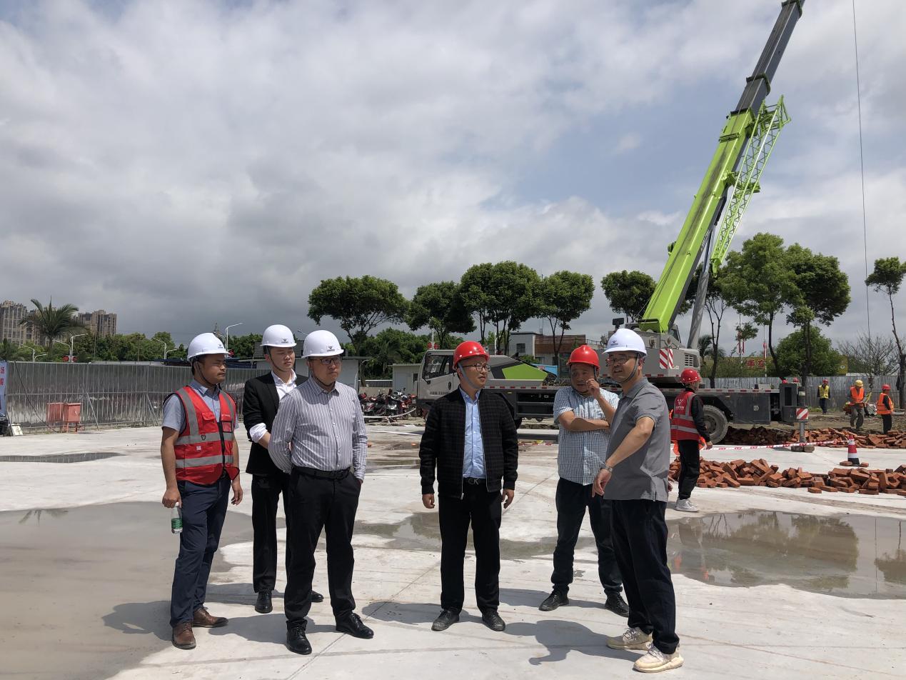 內江市委常委蔣學東到集團承建的隆昌方艙醫院項目 調研檢查工作(圖6) 內江市委常委蔣學東到集團承建的隆昌方艙醫院項目 調研檢查工作(圖6)