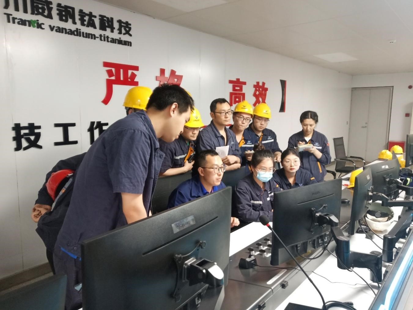 寶劍磨礪出 梅香苦寒來——釩鈦科技板材廠生產快速達產達效紀實(圖8) 寶劍磨礪出 梅香苦寒來——釩鈦科技板材廠生產快速達產達效紀實(圖8)