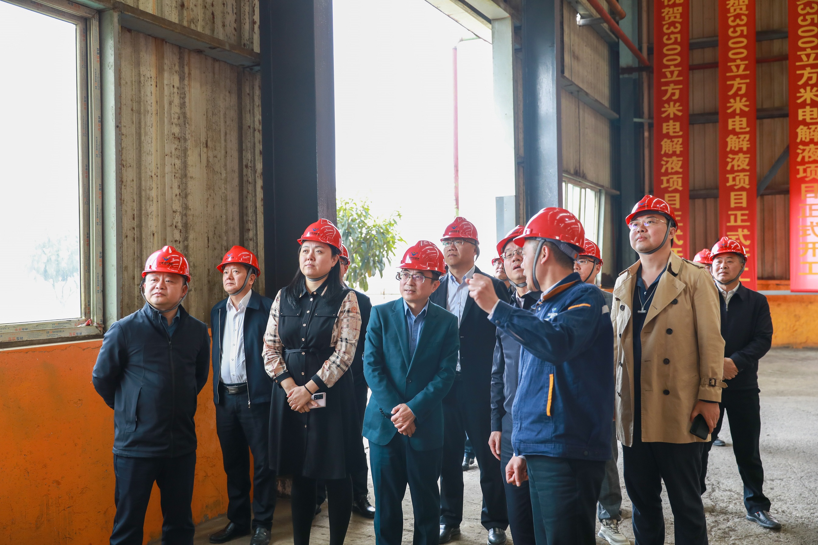 政企聯動 協同發展——遠洋能源·上海漢興·中投到川威考察交流(圖3) 政企聯動 協同發展——遠洋能源·上海漢興·中投到川威考察交流(圖3)