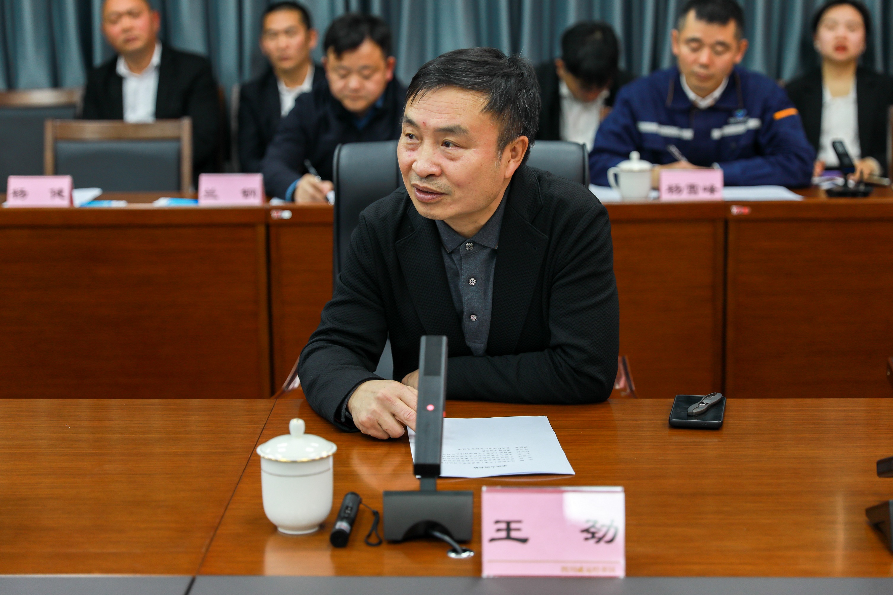 政企聯動 協同發展——遠洋能源·上海漢興·中投到川威考察交流(圖8) 政企聯動 協同發展——遠洋能源·上海漢興·中投到川威考察交流(圖8)