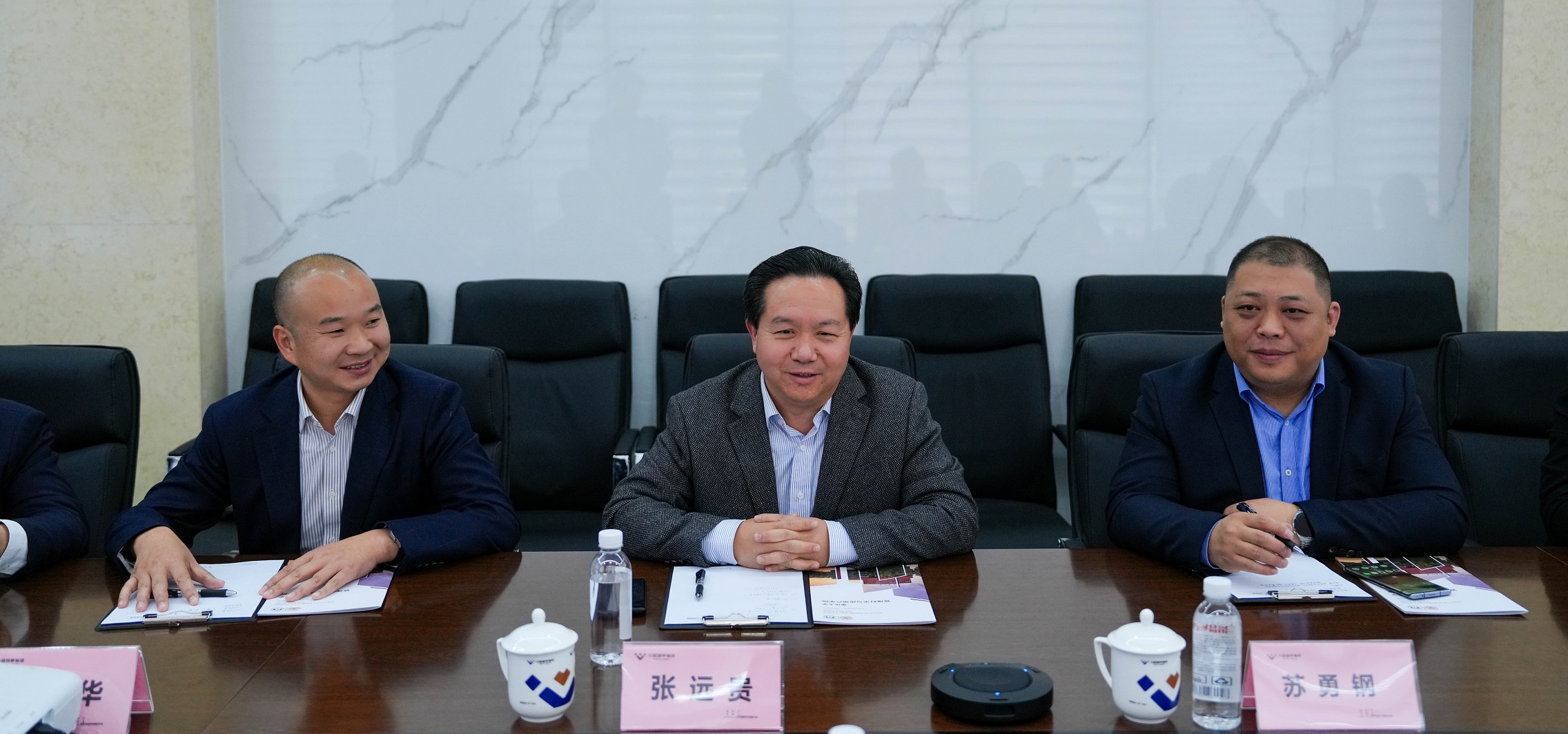 重慶大學管理科學與房地產學院與四川通宇物流有限公司簽訂戰略合作協議(圖4) 重慶大學管理科學與房地產學院與四川通宇物流有限公司簽訂戰略合作協議(圖4)
