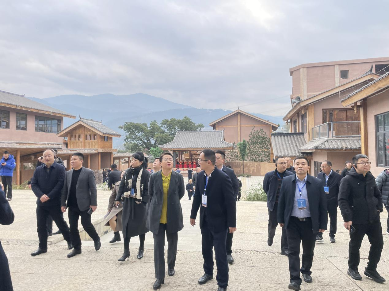 大石板古村:保護利用讓歷史文化“活”起來 ——全省城鄉建設歷史文化保護利用工作現場會在西昌大石板古村召開(圖2) 大石板古村:保護利用讓歷史文化“活”起來 ——全省城鄉建設歷史文化保護利用工作現場會在西昌大石板古村召開(圖2)