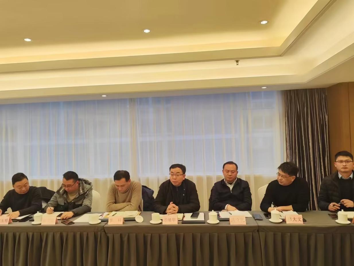 引智借力,抓產品研發,促轉型升級 ——礦業總公司、四川大學團隊聯合召開科技交流會(圖2) 引智借力,抓產品研發,促轉型升級 ——礦業總公司、四川大學團隊聯合召開科技交流會(圖2)