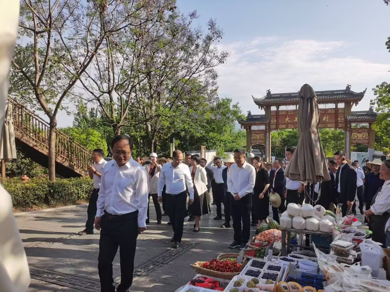 大石板項目再次成為“頂流”——全省鞏固拓展脫貧攻堅成果工作推進會在此成功召開(圖3) 大石板項目再次成為“頂流”——全省鞏固拓展脫貧攻堅成果工作推進會在此成功召開(圖3)
