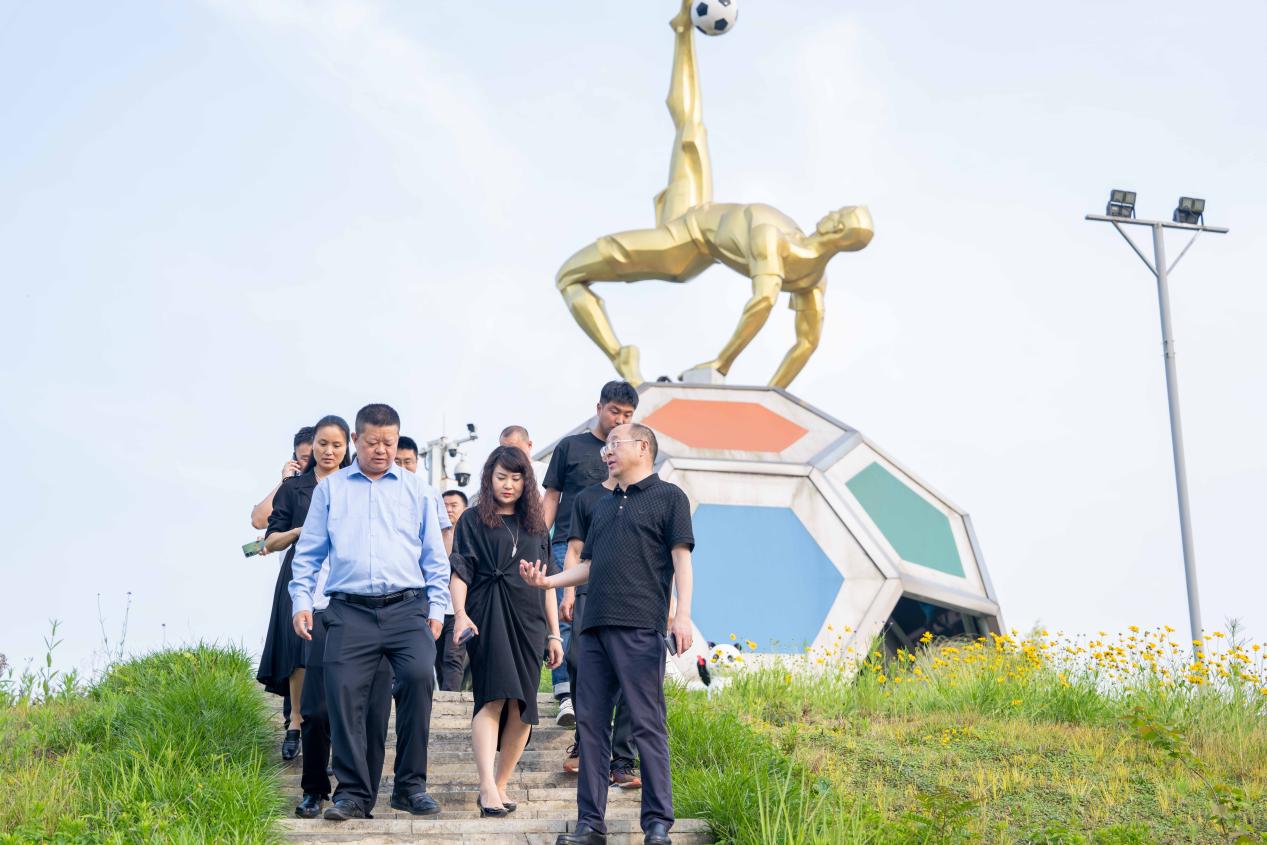 中國國旅到川威集團考察交流(圖2) 中國國旅到川威集團考察交流(圖2)