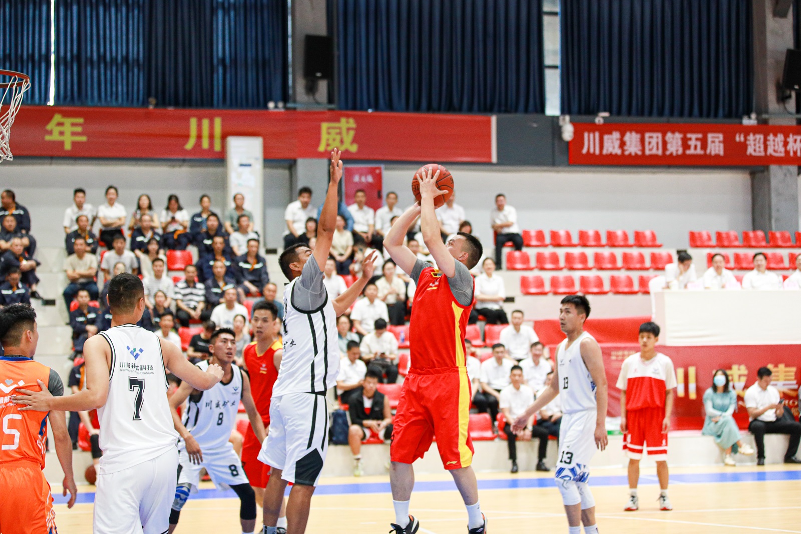 川威集團(tuán)第五屆“超越杯”體競(jìng)聯(lián)賽精英賽隆重舉行(圖4) 川威集團(tuán)第五屆“超越杯”體競(jìng)聯(lián)賽精英賽隆重舉行(圖4)