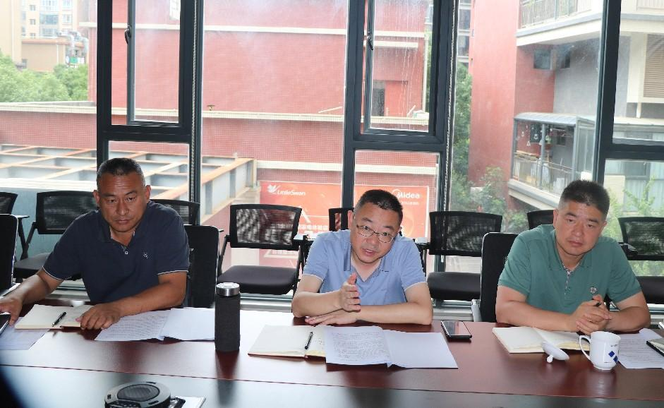 會理市委副書記、市長徐陽到礦業(yè)總公司財通公司調(diào)研(圖2) 會理市委副書記、市長徐陽到礦業(yè)總公司財通公司調(diào)研(圖2)