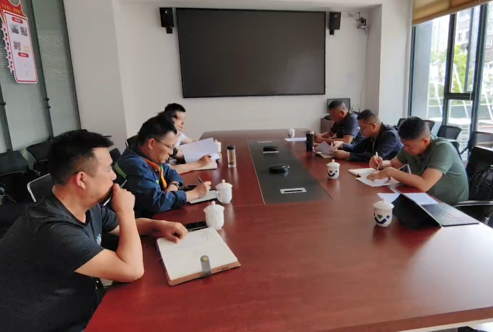 會理市委副書記、市長徐陽到礦業(yè)總公司財通公司調(diào)研(圖3) 會理市委副書記、市長徐陽到礦業(yè)總公司財通公司調(diào)研(圖3)