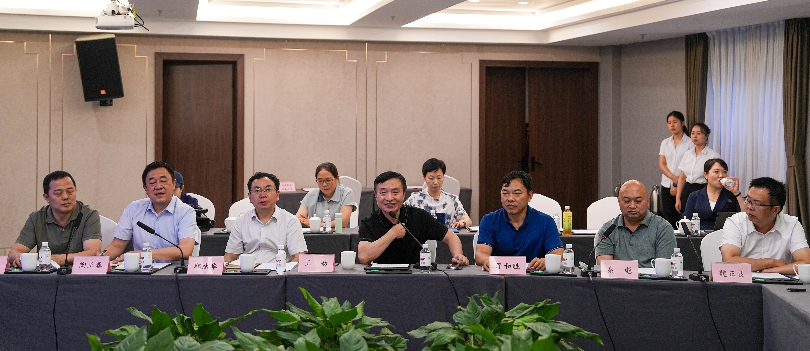 西鄉縣常務副縣長孫旭一行到川威連界基地調研(圖3) 西鄉縣常務副縣長孫旭一行到川威連界基地調研(圖3)