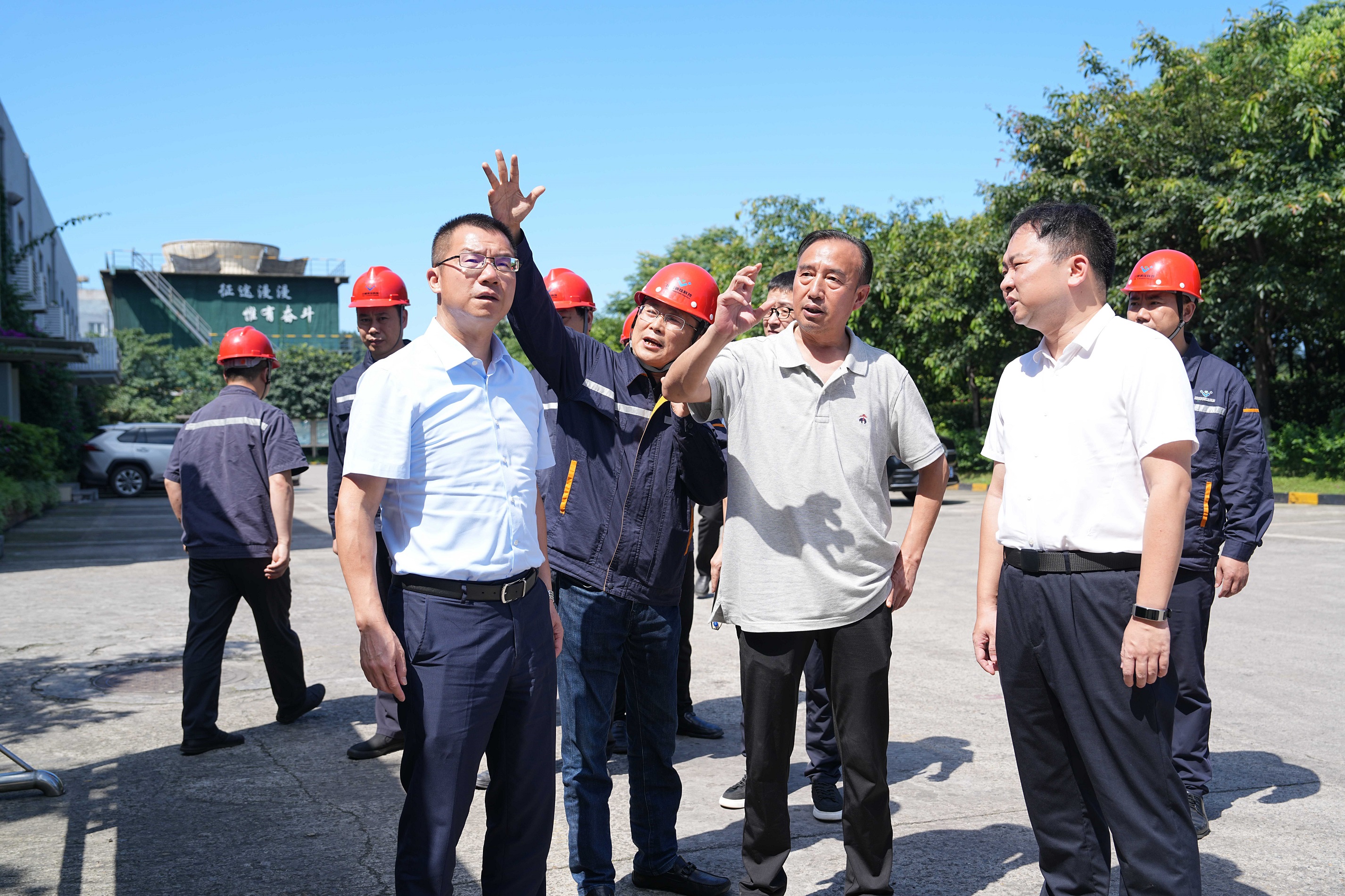 威遠縣委書記蘭徐一行蒞臨川威連界基地考察調研(圖3) 威遠縣委書記蘭徐一行蒞臨川威連界基地考察調研(圖3)