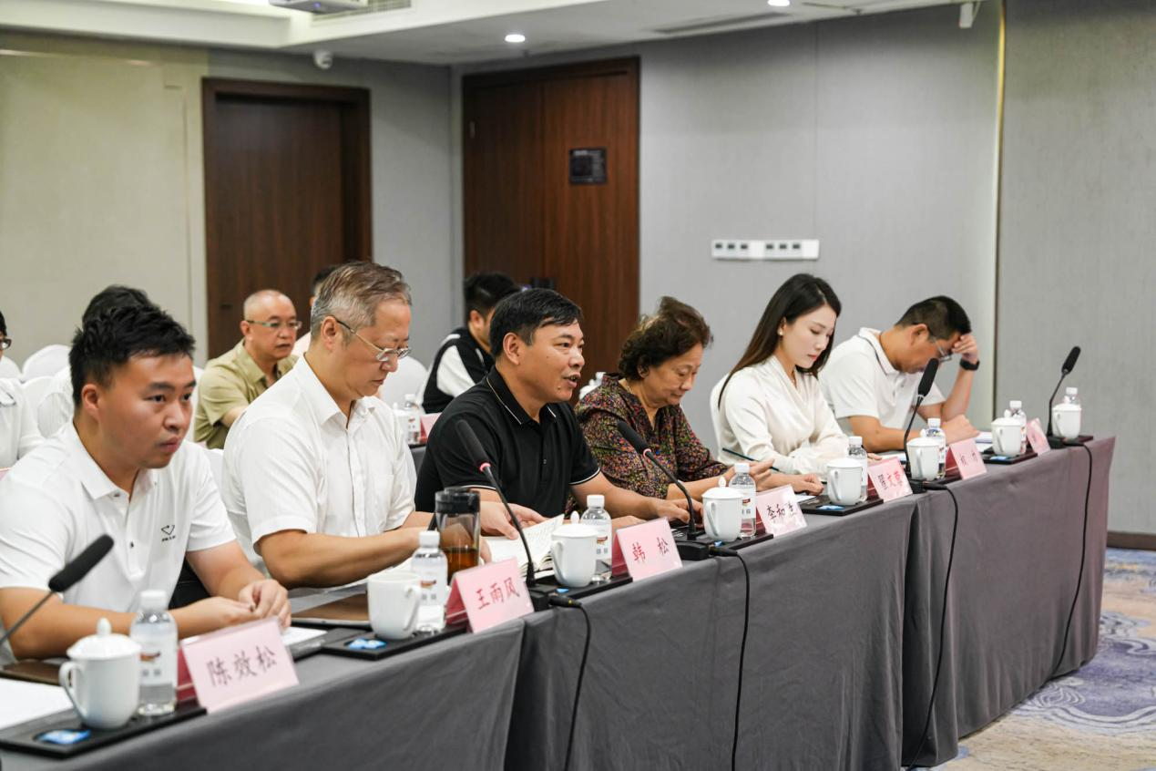 省直工委一行到川威開展組織生活活動(圖2) 省直工委一行到川威開展組織生活活動(圖2)