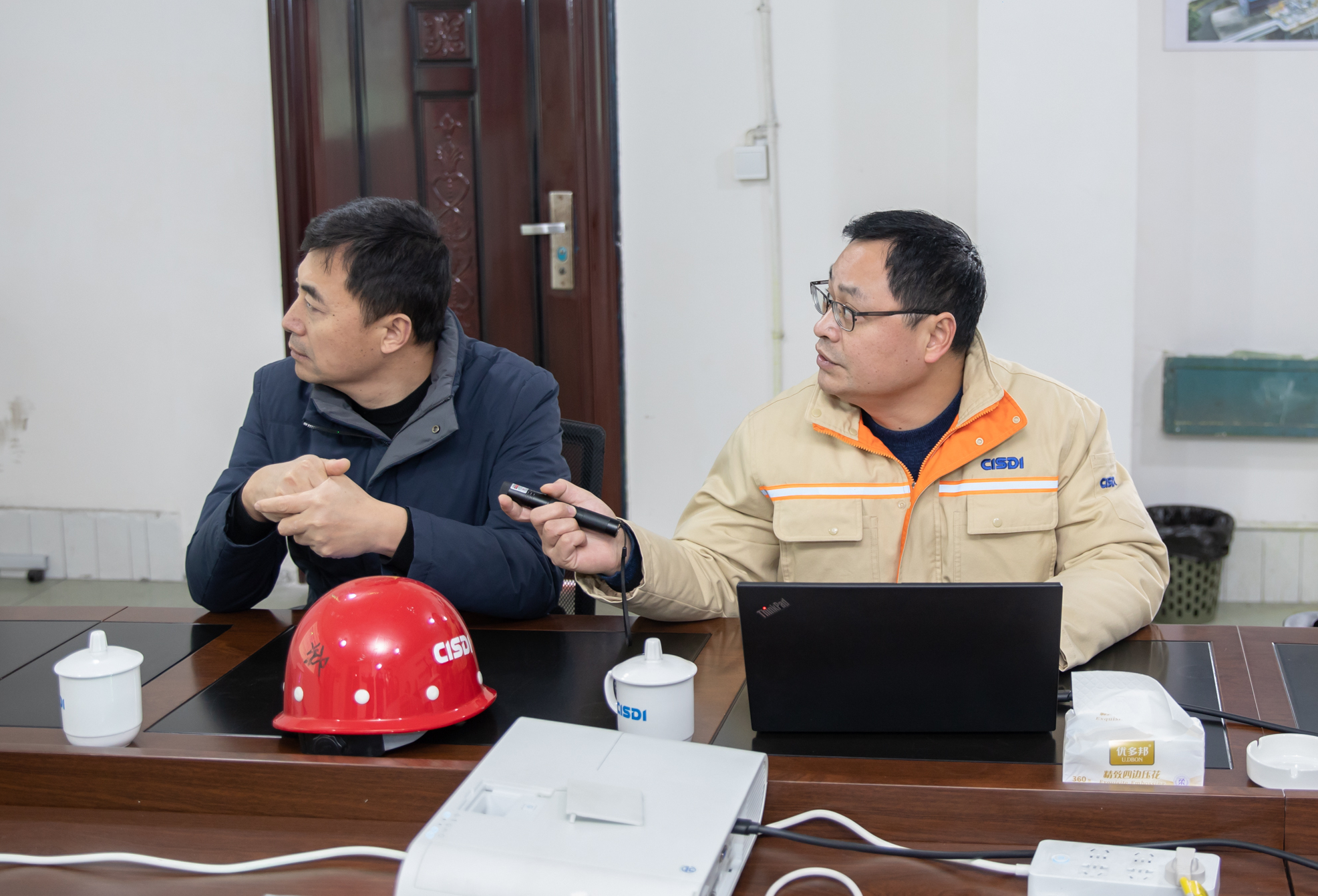 工信部原材料司鋼鐵處副處長張緒武一行到川威連界基地調研(圖2) 工信部原材料司鋼鐵處副處長張緒武一行到川威連界基地調研(圖2)