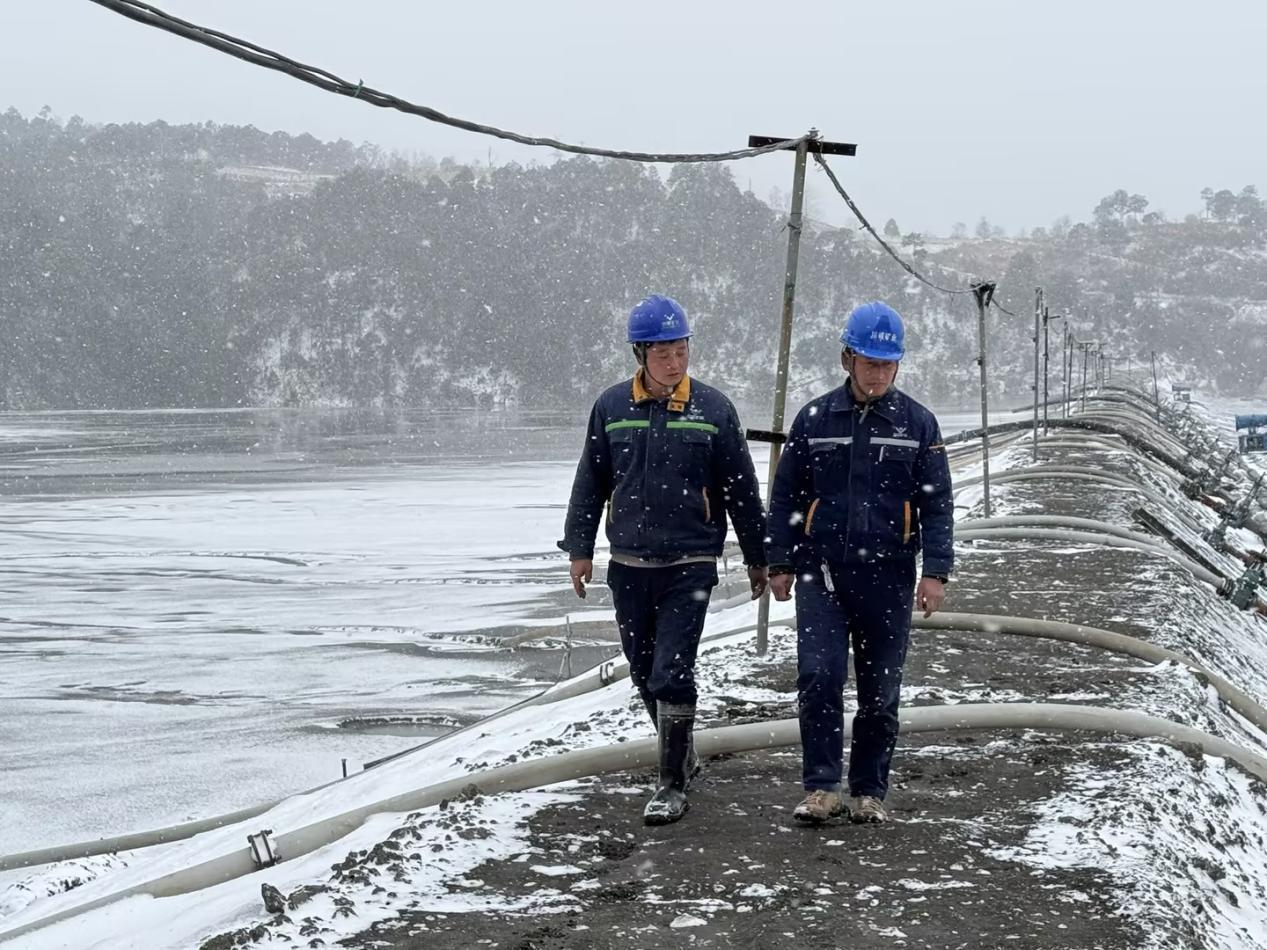 戰風雪,斗嚴寒! ——聯鑫礦業公司會理區域全力護航節前安全生產(圖4) 戰風雪,斗嚴寒! ——聯鑫礦業公司會理區域全力護航節前安全生產(圖4)